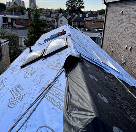 Installing Asphalt Shingles in Vaughan
